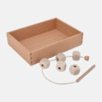 Threading medium dice with tray